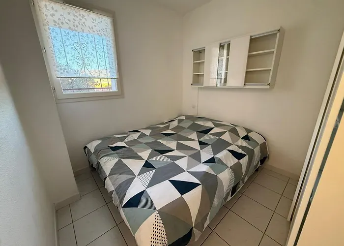 T2 Avec Parking Et Jardin A 300 M De La - Fr-1-309-260 *