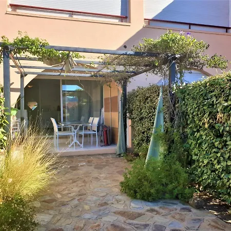 Apartamento T2 Avec Parking Et Jardin à 300 M De La - Fr-1-309-260