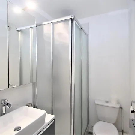 T2 Avec Parking Et Jardin à 300 M De La - Fr-1-309-260
