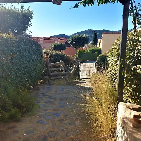 T2 Avec Parking Et Jardin à 300 M De La - Fr-1-309-260 *