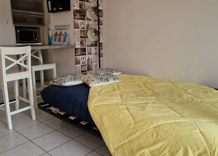 T2 Avec Jardinet, Terrasse Et Parking à - Fr-1-309-260 Appartamento